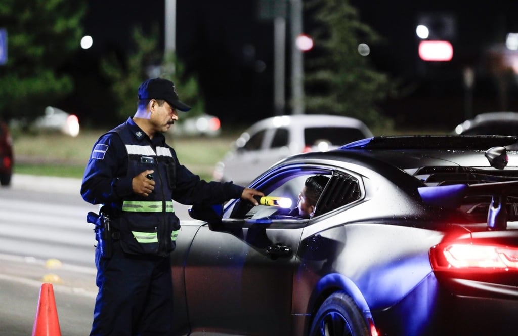 Retenes. Cada fin de semana se realizan operativos antialcohol para disminuir accidentes.