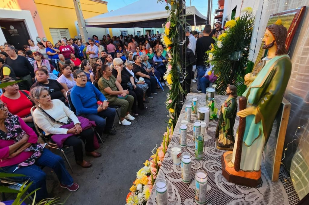 Gran convocatoria al Rosario a San Judas en calle Ramírez