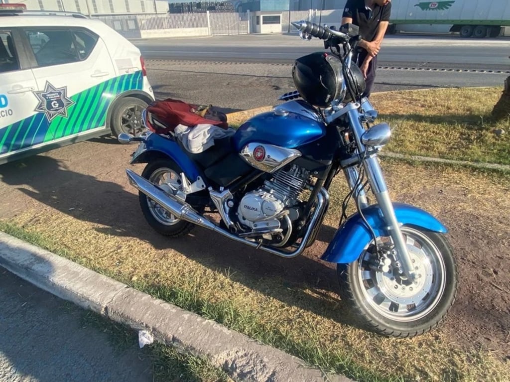 Situación. Joven sufre accidente de moto frente al Centro Trailero de Gómez Palacio.