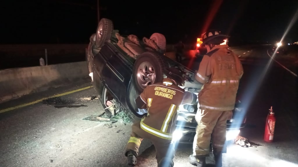 Dos lesionados en accidente en carretera Villa Unión-Durango