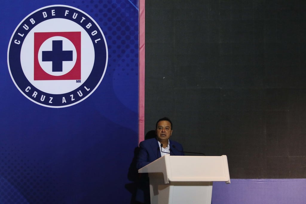 Responsable. El presidente de Cruz Azul manifestó su respaldo en los encargados del estadio para resolver el tema y poder tener futbol en los siguientes días.