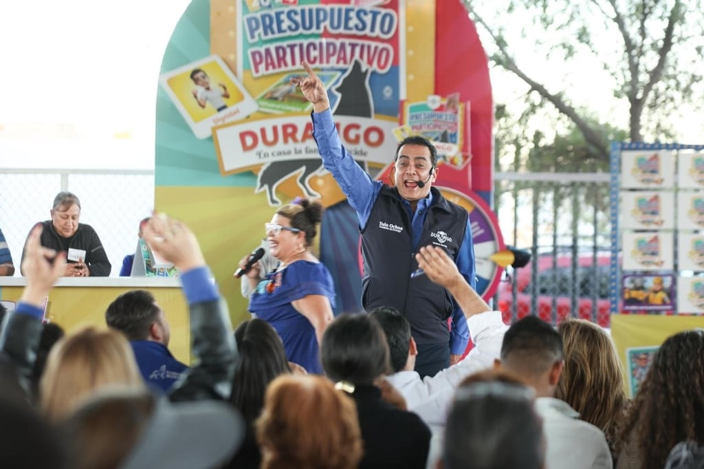 Mensaje. 'Las obras que ustedes eligen transforman Durango', les dijo el alcalde Toño Ochoa.