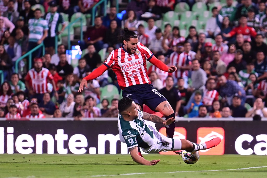 Triunfo. Las Chivas sacaron un importante triunfo en Torreón y siguen en la pelea por un puesto directo a la Liguilla.