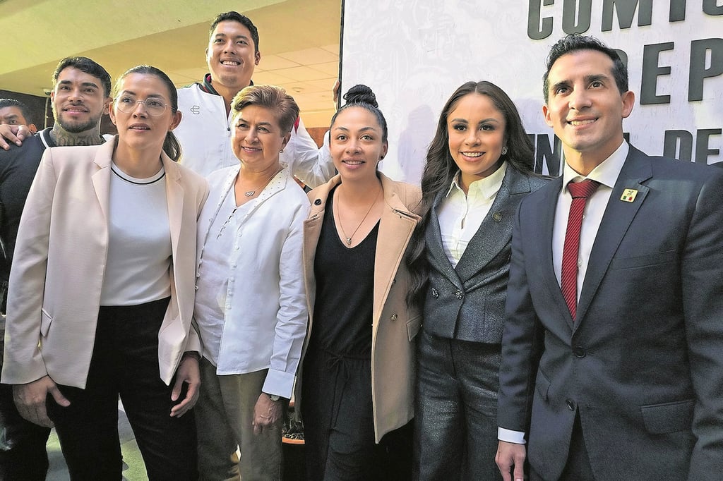 Comisión. Oficialmente, Paola Longoria tomó el cargo de presidenta de la Comisión del Deporte en la Cámara de Diputados.