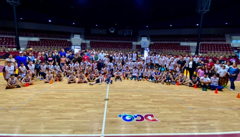 Abarrotado. Con cupo total inició el Training Camp de Basquetbol impartido por el técnico nacional Omar Quintero y el seleccionado Irwin Ávalos.