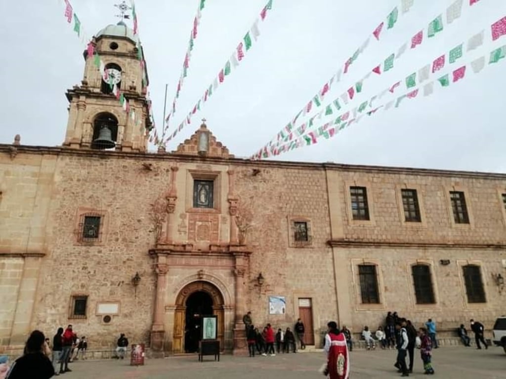 Tiempo. Grupos de diferentes danzas como la Crucita comenzaron los ensayos hace semanas; descansaron una semana previa.