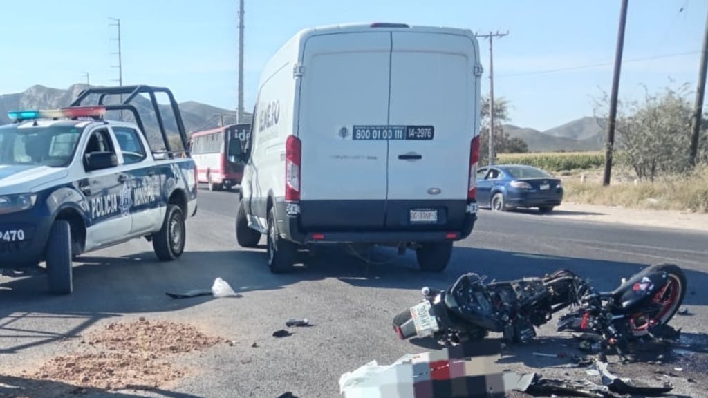 Muere par de adolescentes al impactarse con tráiler en Lerdo; chofer escapó