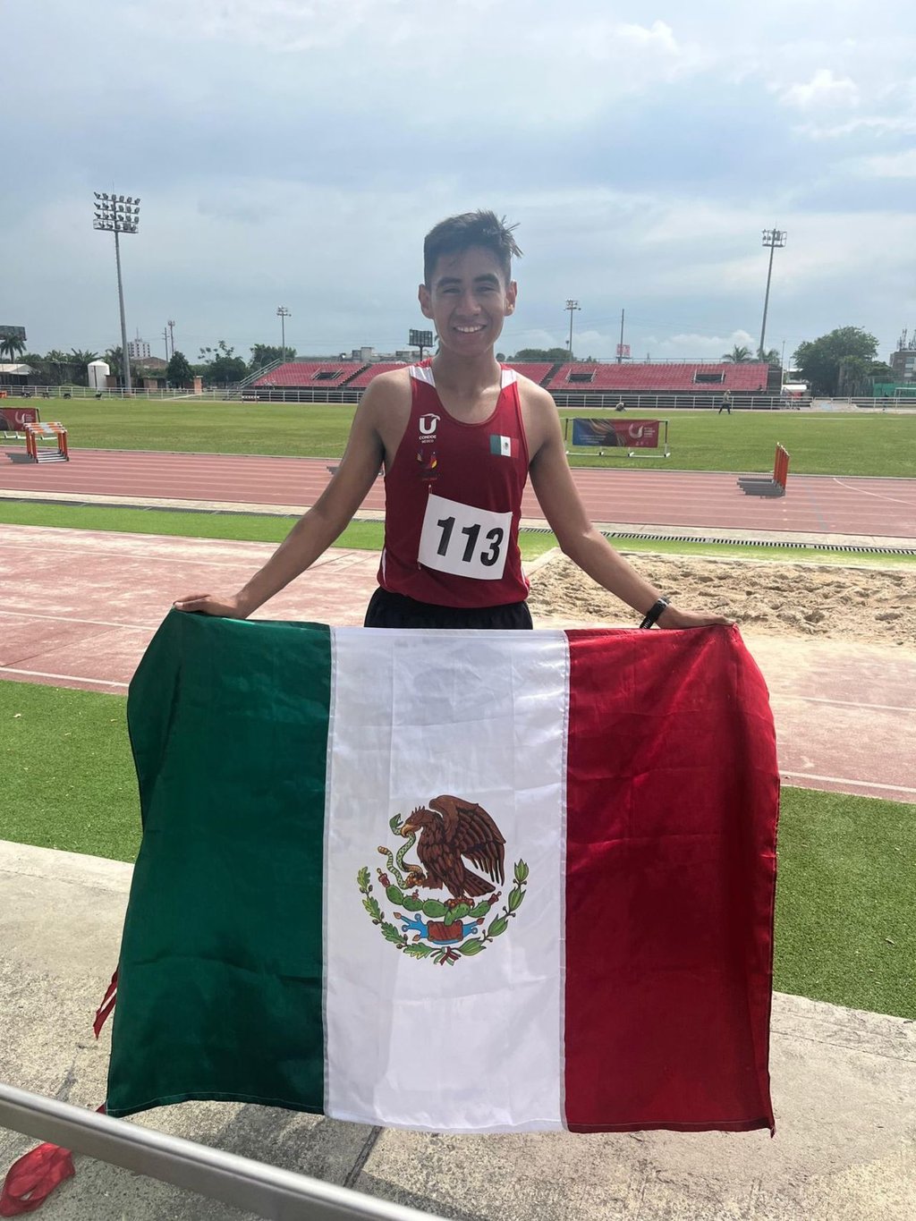 Dorado. Ángel Antonio Torres de la Cruz se coronó campeón en la prueba de 10 mil metros planos de los FISU America.