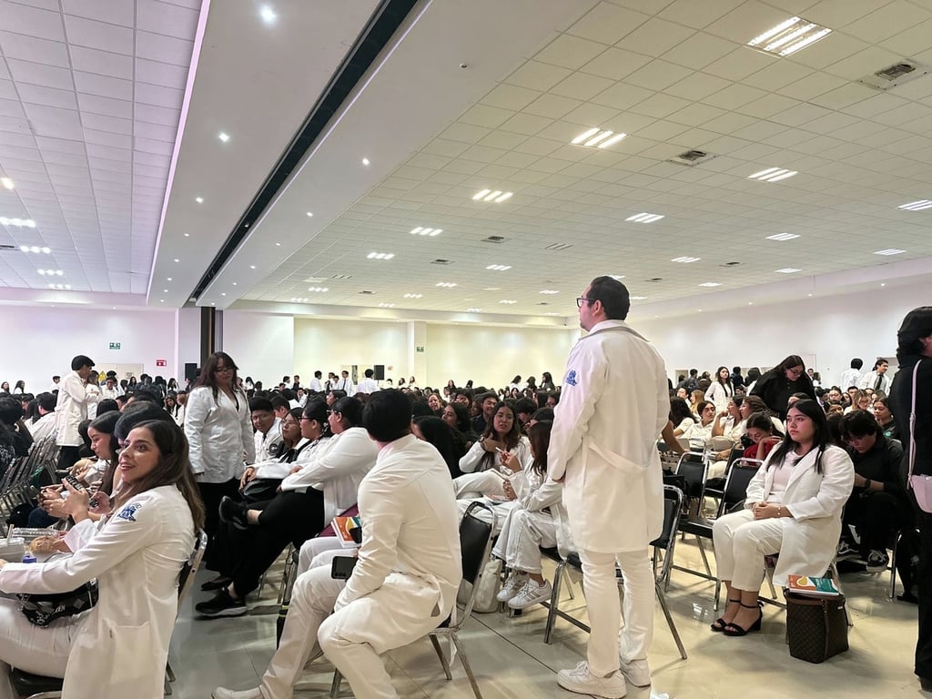 Durante el primer día del congreso se impartieron conferencias magistrales en el centro de convenciones de la Expo Feria de Gómez Palacio.