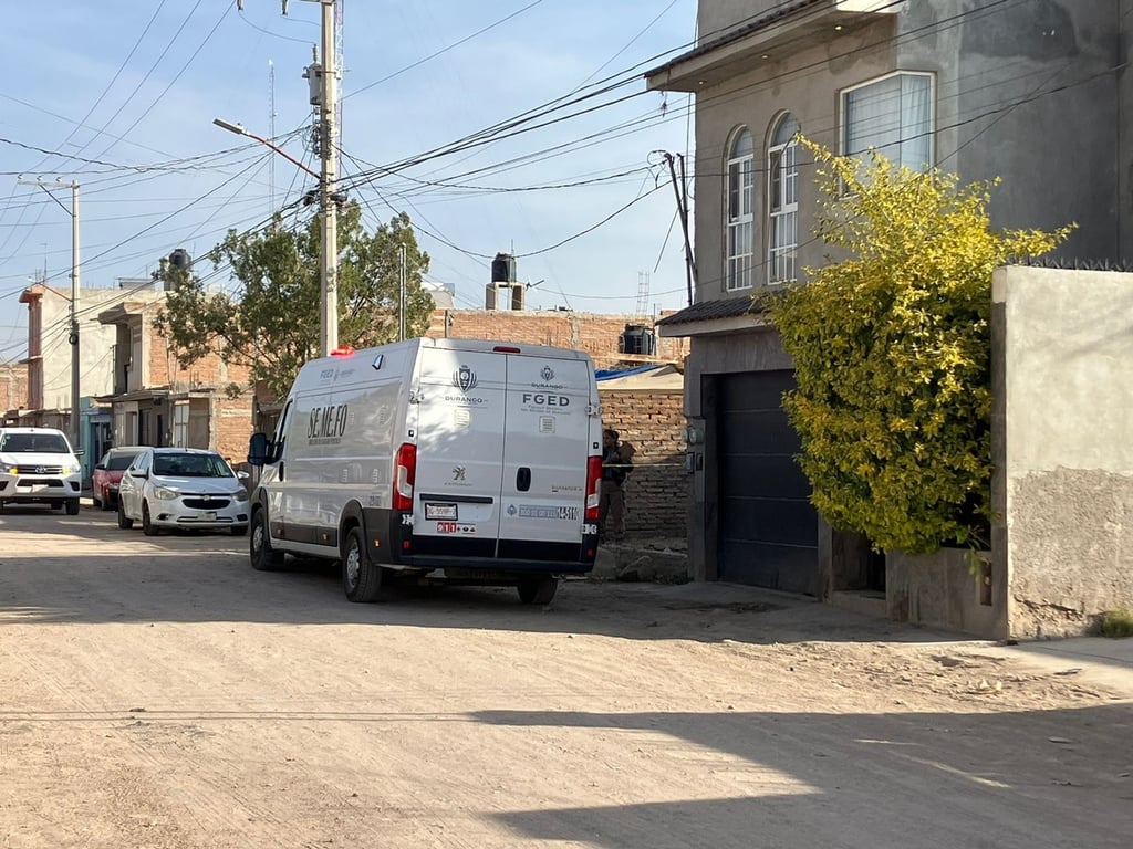 Caso. Un hombre sin vida fue encontrado al interior de su domicilio; se cree que la causa de su fallecimiento fue una sobredosis de sustancias prohibidas.