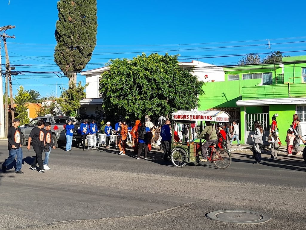 Peregrinaciones. Parten del bulevar Guadalupe Victoria (más conocido como Factor) al Santuario de Guadalupe.