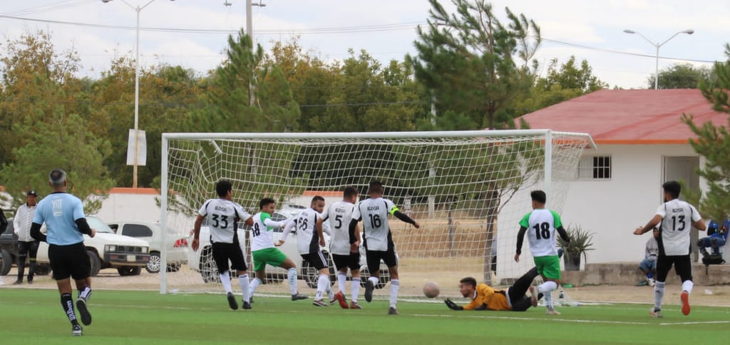 El Trébol FC gana duelo en la cima