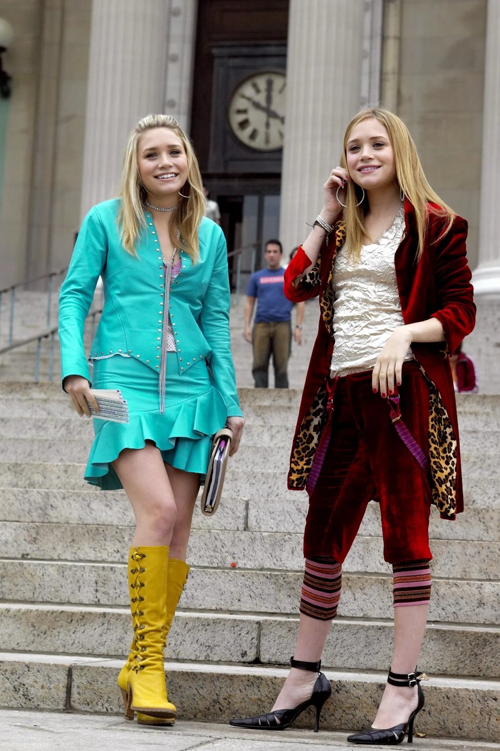 En la película, 'Un minuto en Nueva York', Mary-Kate y Ashley Olsen juegan con personalidades opuestas que tienen una serie de aventuras en la ciudad de Nueva York.