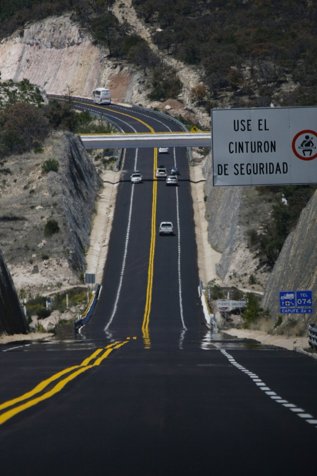 Precaución. Ya no se han registrado incidentes en la supercarretera Durango-Mazatlán, por lo que se consideró que ya se puede retomar la circulación. 