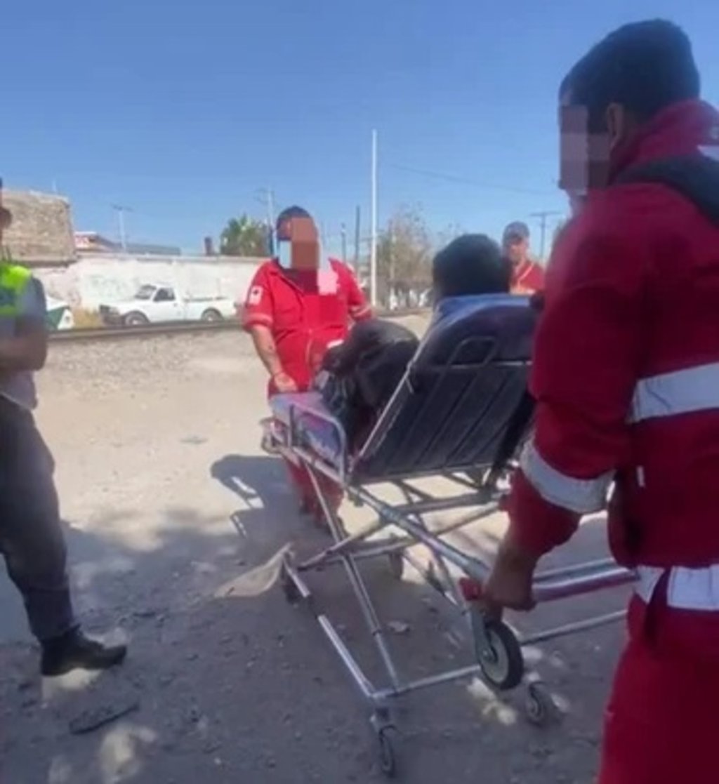 Accidente. Un migrante terminó con dedos amputados tras caer del tren en Gómez Palacio.