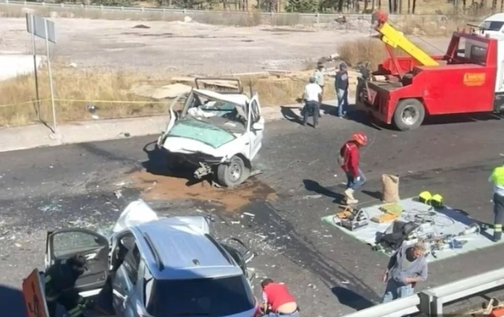 Deceso. Una mujer de 48 años, originaria de Monterrey, Nuevo León, perdió la vida en un choque frontal en la supercarretera.