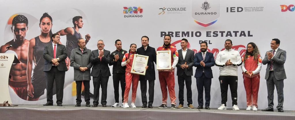 Entrega. El Gobernador del Estado entregó estímulos y preseas a los ganadores del Premio Estatal del Deporte 2024.