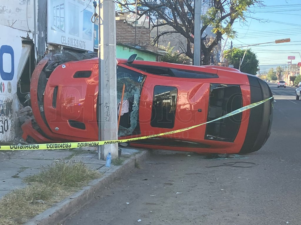 Un lesionado, el saldo de choque-volcadura en prolongación Cuauhtémoc