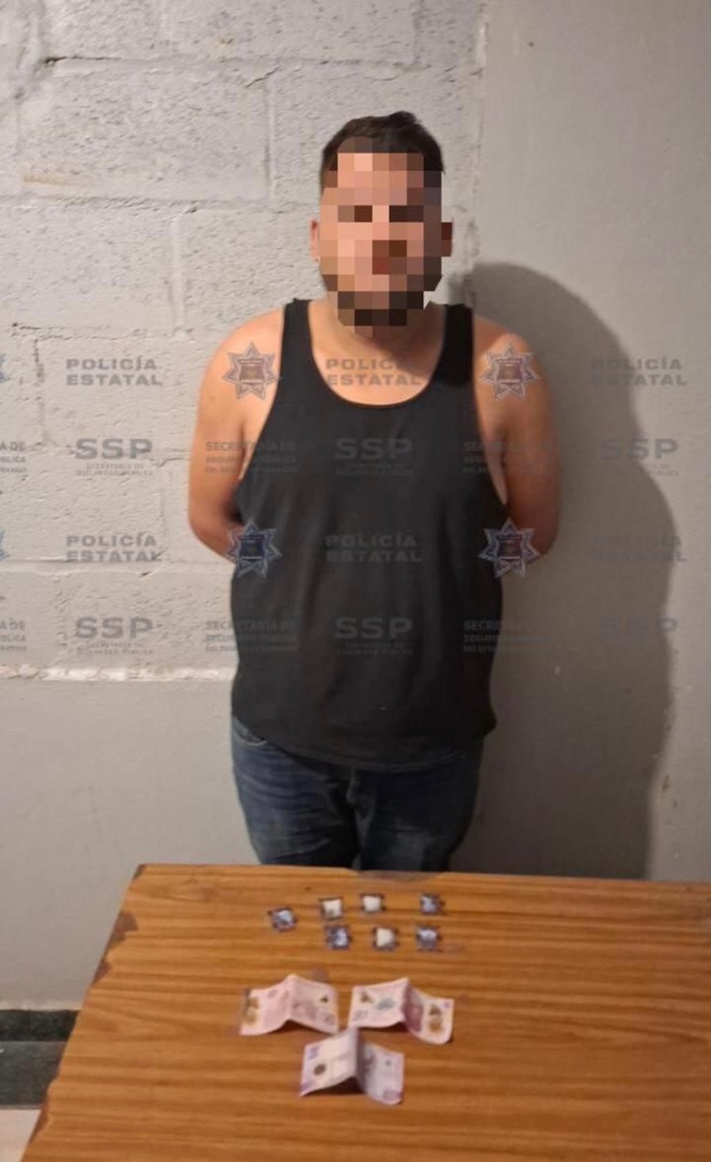 Labor. Una pareja fue arrestada por elementos de la Policía Estatal por tener en su poder dosis de la droga conocida como 'cristal'.