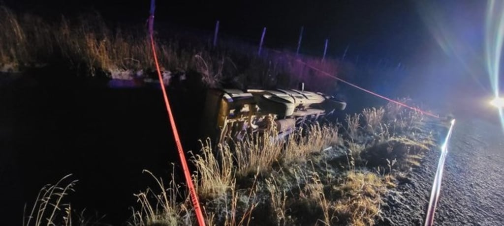 Accidente. Un hombre atropelló a un peatón; después volcó en la Sierra duranguense.