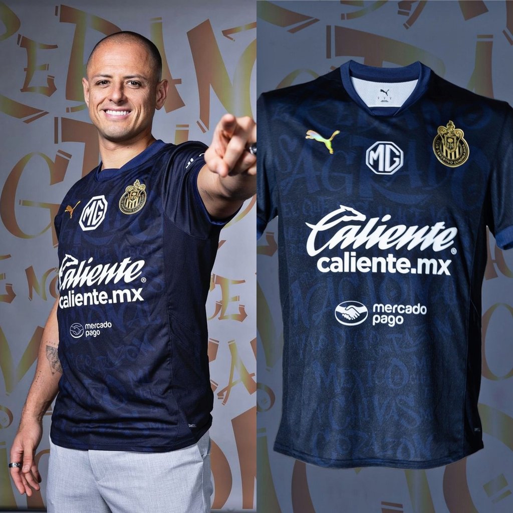 Playera. Las Chivas, apenas eliminadas del Apertura 2024, presentaron nuevo jersey.