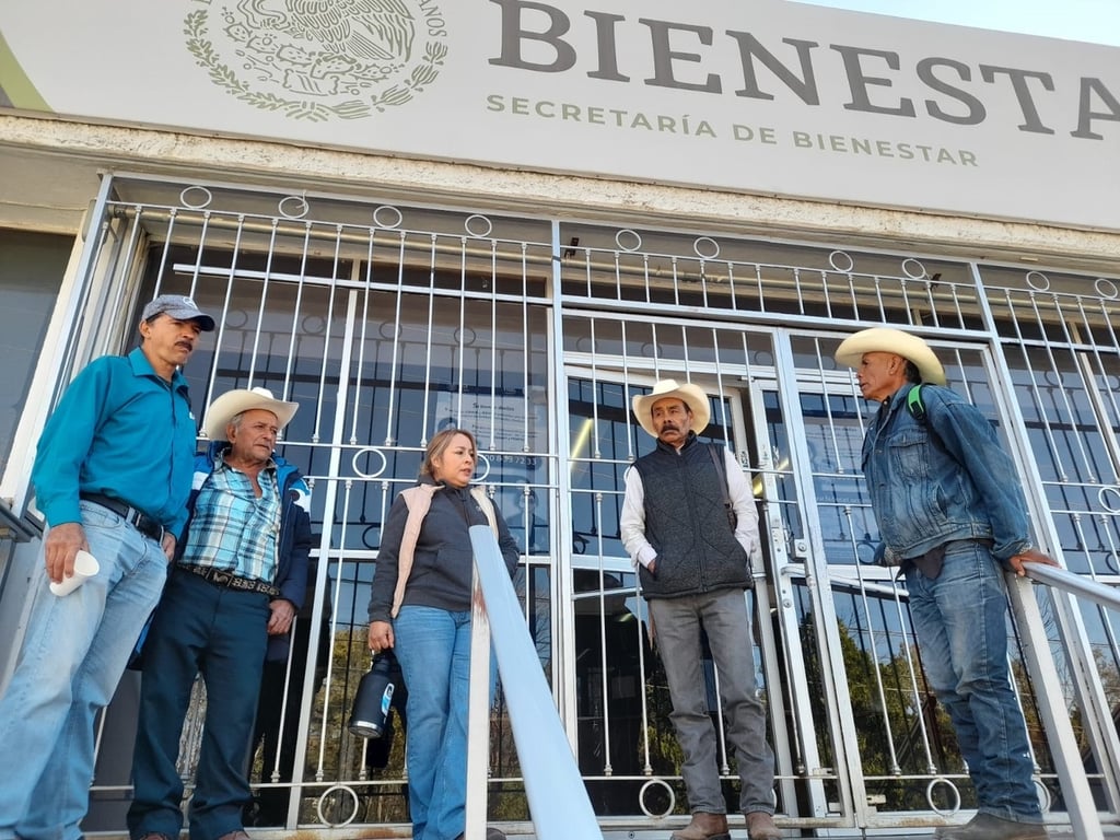 Manifestación. Aseguraron que no se van a retirar del lugar hasta que les den una respuesta favorable.