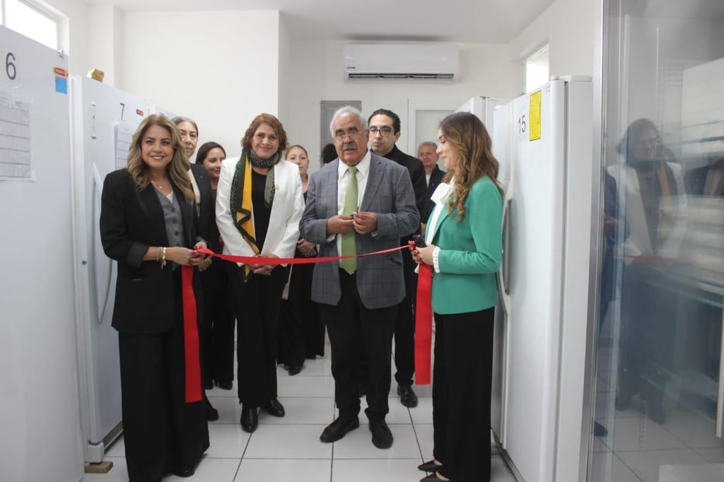 Importancia. Durante el evento, el Rector subrayó la relevancia de esta obra para las actividades científicas.