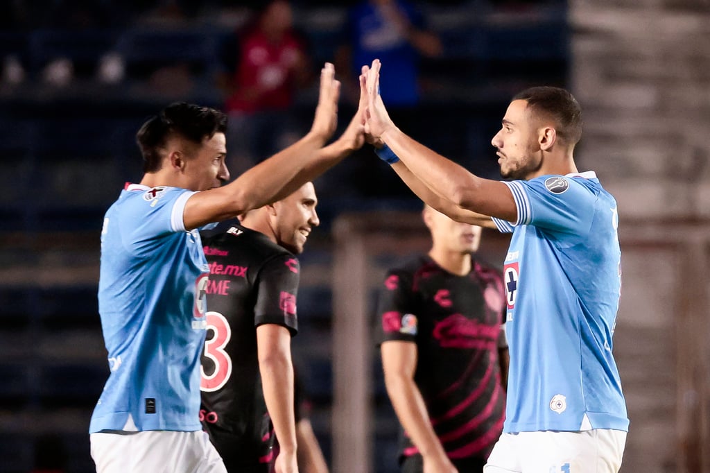 Cruz Azul derrotó 3-0 ante Xolos, para un global de 3-3 y así avanzar a las semifinales del Apertura 2024. 