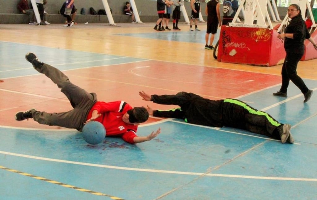 Golbol. Se realizó una demostración de golbol en el evento 'El Deporte Adaptado, Entre Todos'.