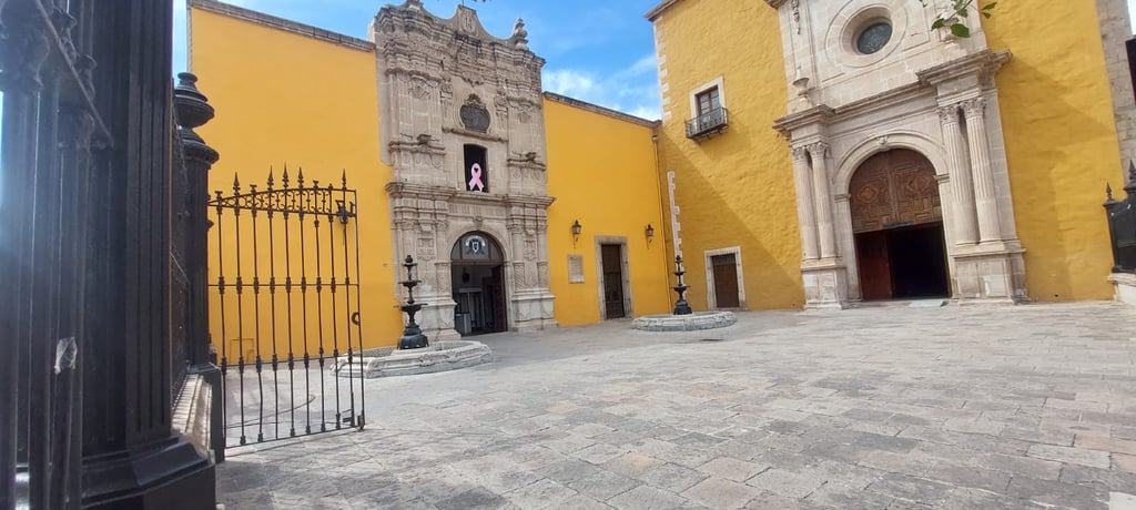 Pagos. Este año, los más de seis mil 300 trabajadores universitarios estarán contentos antes de que se realice el cambio de rector porque su aguinaldo y las dos quincenas llegarán el miércoles 11 de diciembre, tres días antes del tiempo establecido legalmente.