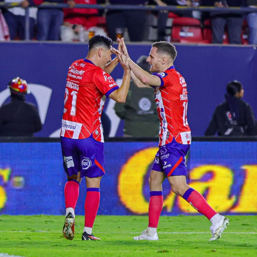 Invencible. El Atlético de San Luis sigue sin ser derrotado en su casa; anoche venció 2-1 a Monterrey.