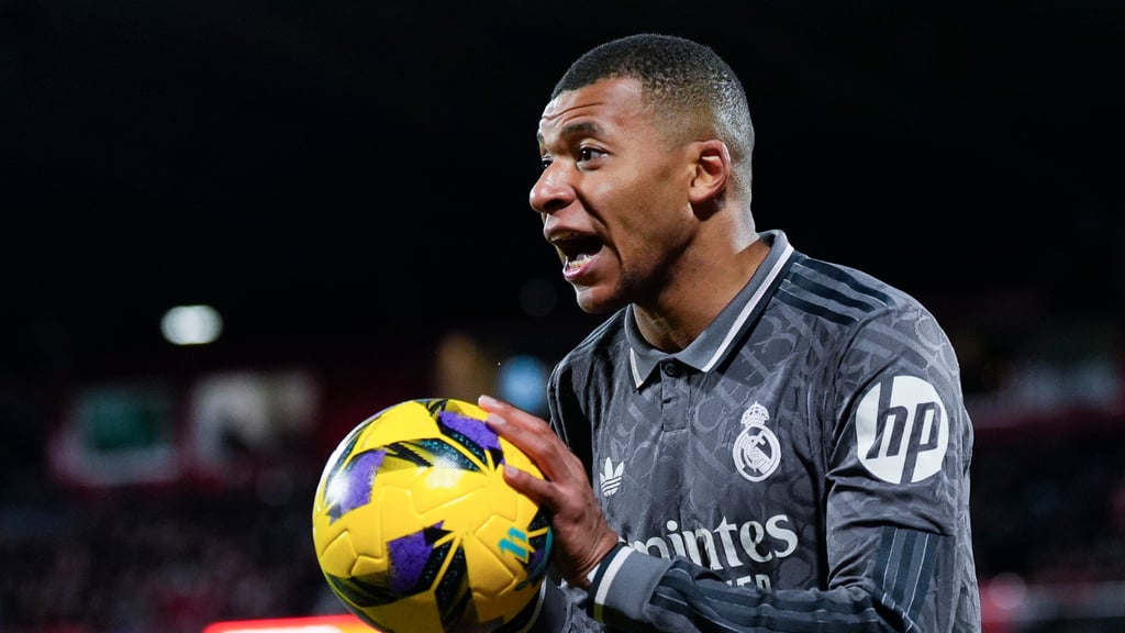 denuncia Mbappé