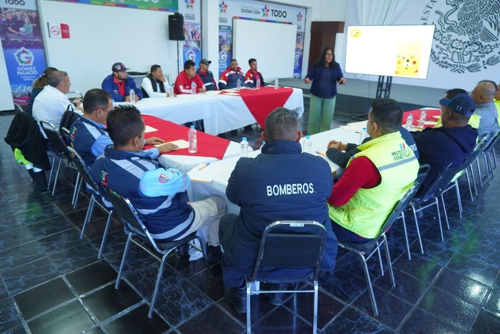 Responsable. La capacitación se realizó en el contexto de la 4.ª Feria de la Miel y fue impartida por María Guadalupe García Rosas, novena regidora y presidenta del Comité del Sistema Producto Apícola en La Laguna.