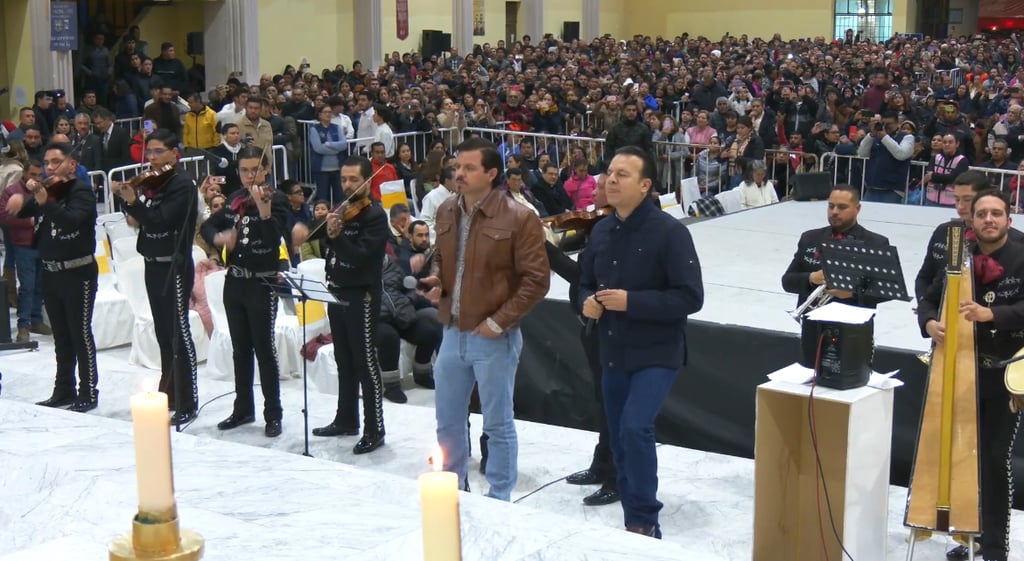 Gobernador de Durango le cantó las mañanitas a la Virgen de Guadalupe