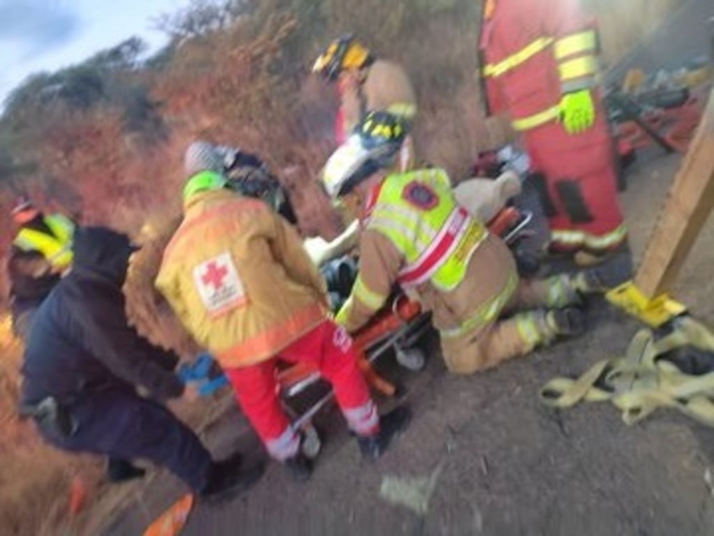 Tragedia. En Santiago Papasquiaro un padre murió en una volcadura; el hijo se encuentra grave.