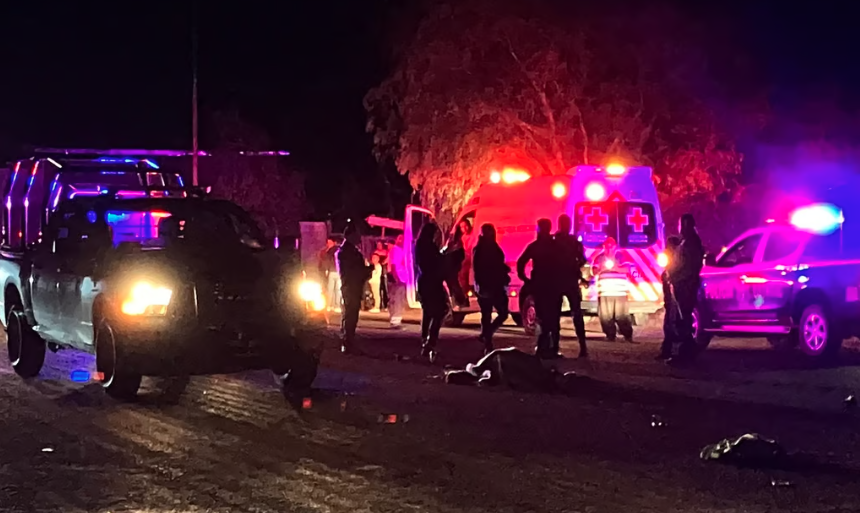 Pareja muere atropellada por un camión tras discutir en cantina de Gómez Palacio