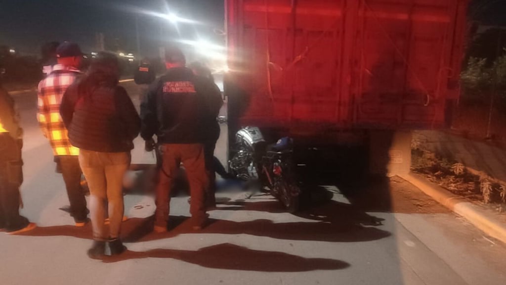 Joven motociclista murió tras chocar contra la caja de un tráiler