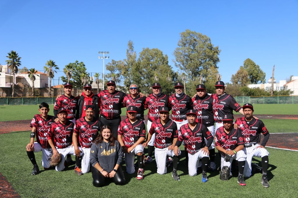 Bicampeones. Arena Lobo se coronó por segunda ocasión en la Liga de Slow Pitch de la UAD.