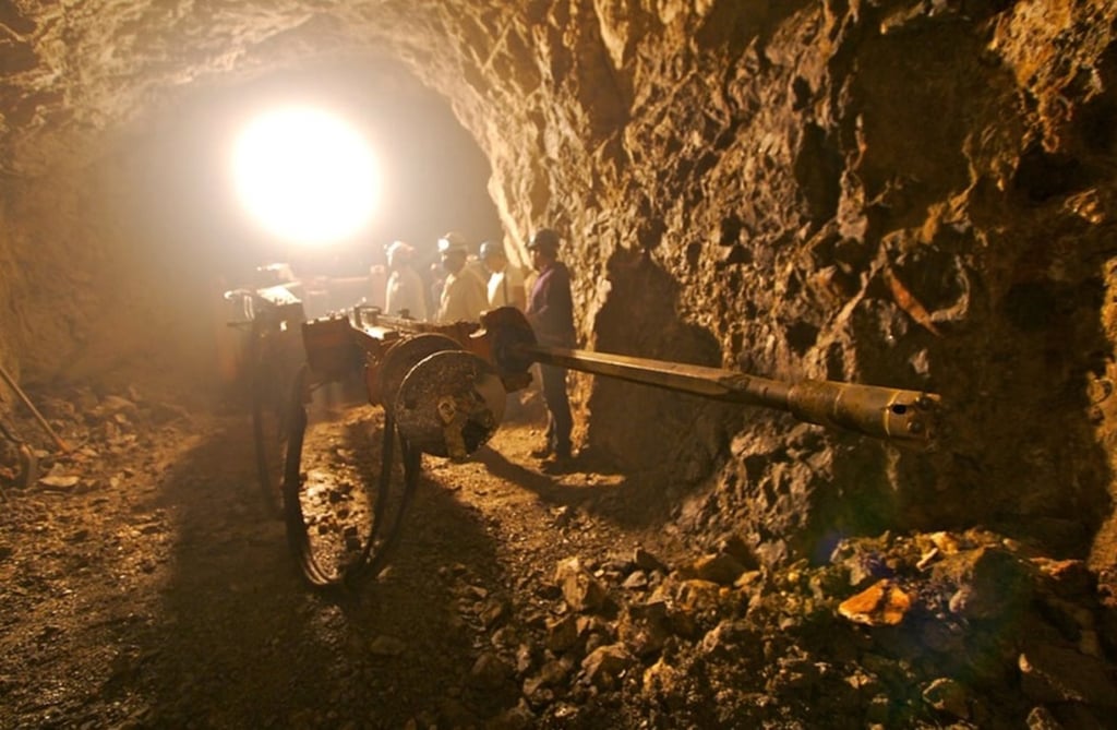 Minerales. Durango ya solo sobresale en la producción de cuatro minerales importantes: oro, plata, plomo y zinc; en el resto no está entre los primeros cinco.