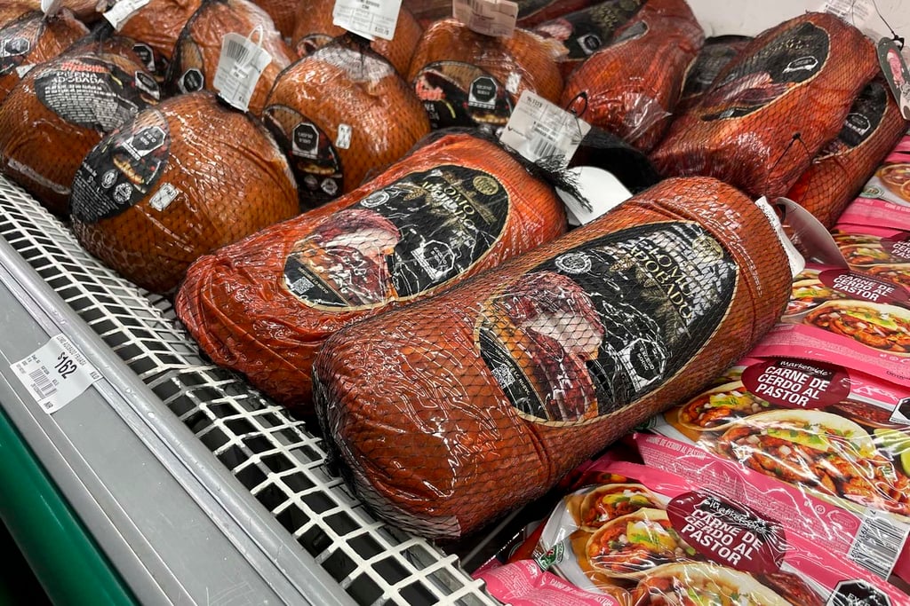 En las cenas navideñas tradicionalmente se prepara lomo de cerdo, pierna de cerdo o pavo.