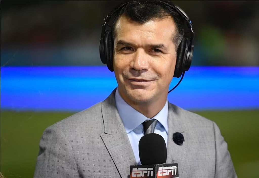 Narración. Jared Borgetti le entró al quite en ESPN y narro una parte del duelo del PSV.