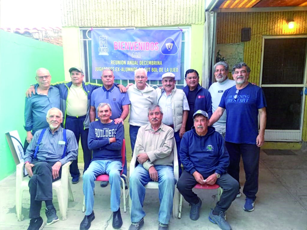 Ambiente. Con un ambiente de camaradería los futbolistas del equipo Universidad se reunieron previo a la Navidad.