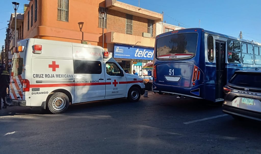 Camión de ruta atropella a un adulto mayor en la Plazuela Baca Ortiz