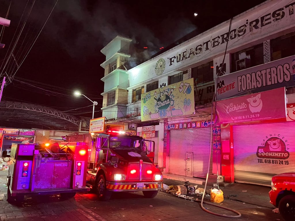 Dos perritos sin vida, el saldo de incendio en 'El Forastero', restaurante-bar de la ciudad de Durango