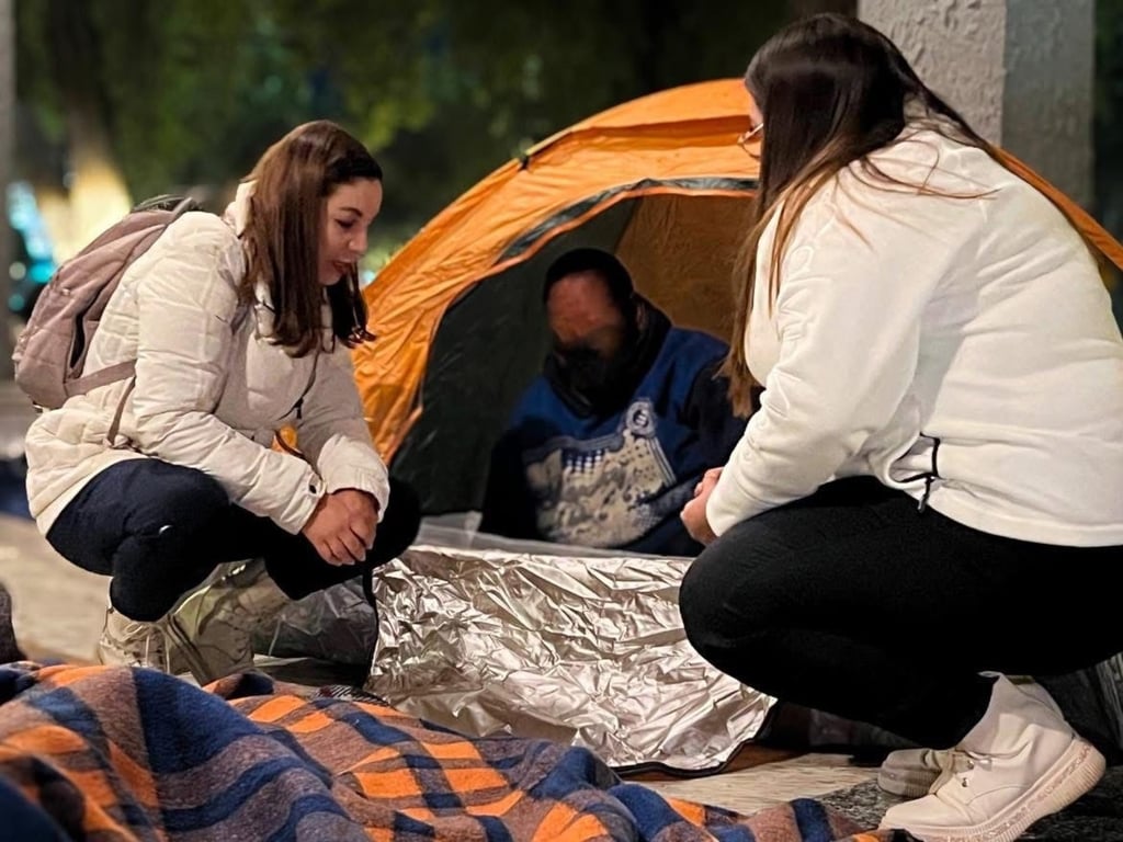 Iniciativa. Se les entregó como una medida para que se resguarden del frío y la lluvia.