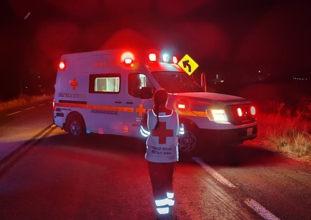 Hecho. Dos personas resultaron lesionadas en un fuerte choque por la carretera a Canatlán. Después  del accidente, 'Paco' Rivera lucha por su vida en la clínica del IMSS.