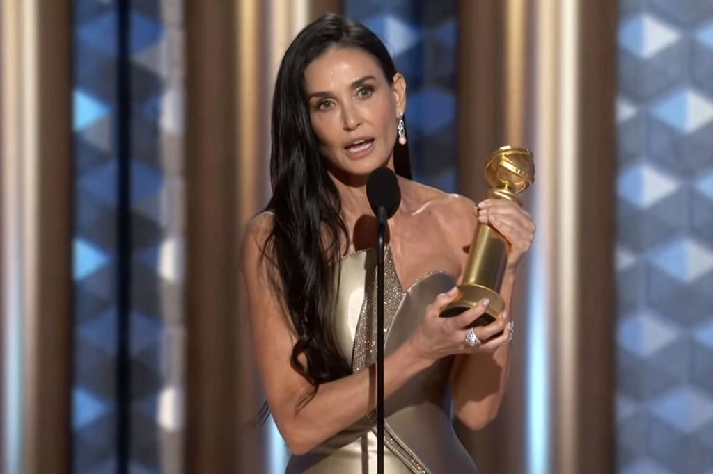 Una de las sorpresas de la noche fue el premio de Mejor actriz de una película de comedia o musical para Demi Moore.