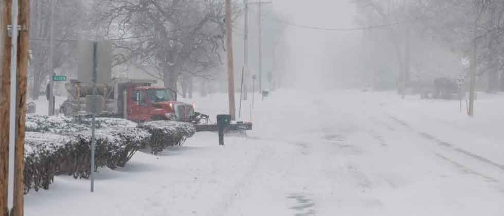 Estadounidenses en alerta por temporal de nieve; cancelan miles de vuelos | FOTOS