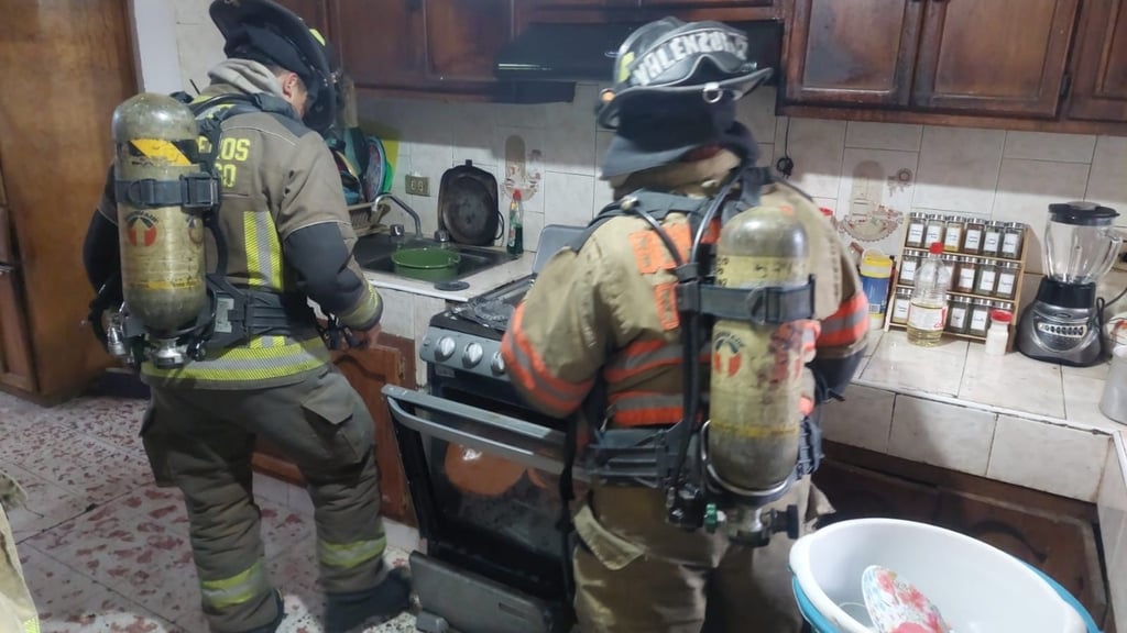 Un flamazo de una estufa le quemó la cara a un varón.