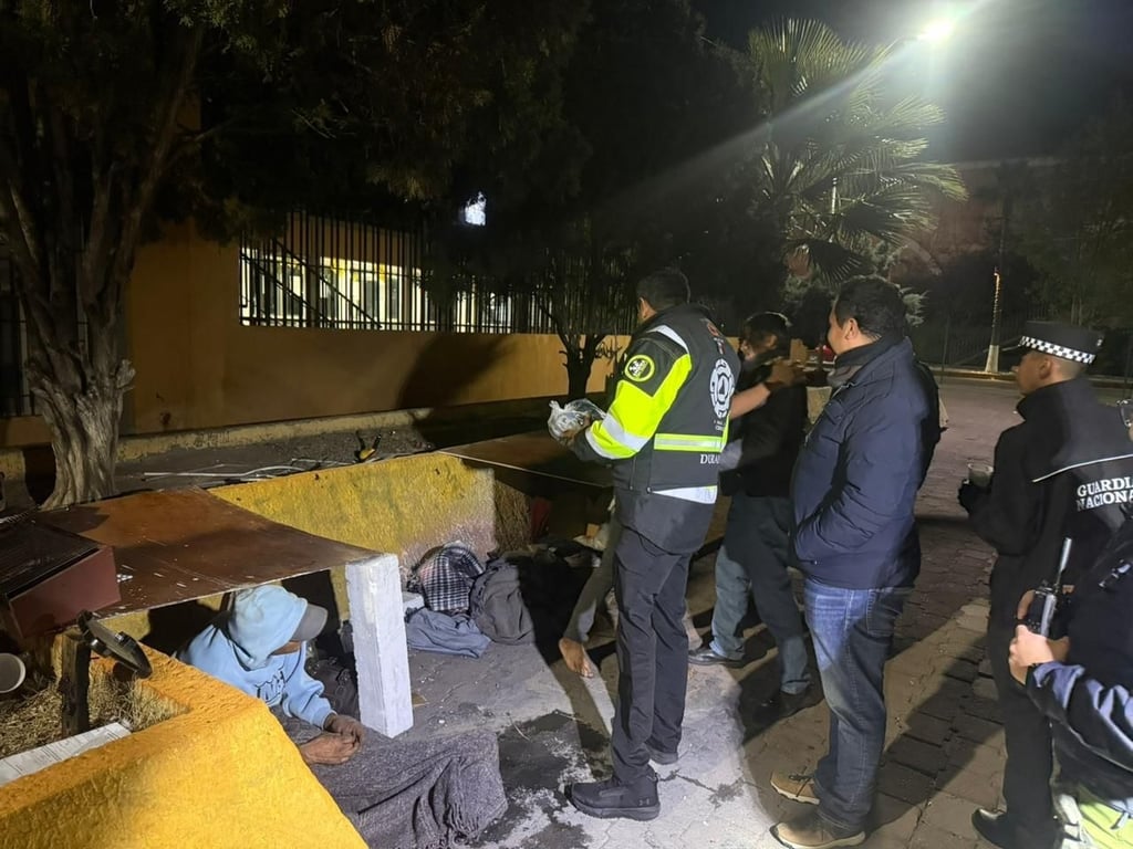 Caso. Cuerpos de seguridad y del orden realizaron recorridos nocturnos para ayudar a personas que viven en situación de calle.